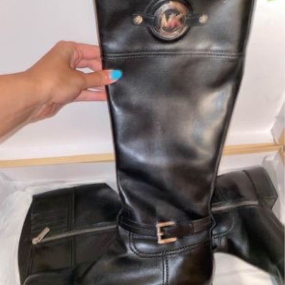 Michael kors leather boots - Picture 2 of 4